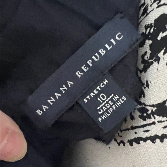 Black Ruffled Mini Skirt - Picture 2 of 3